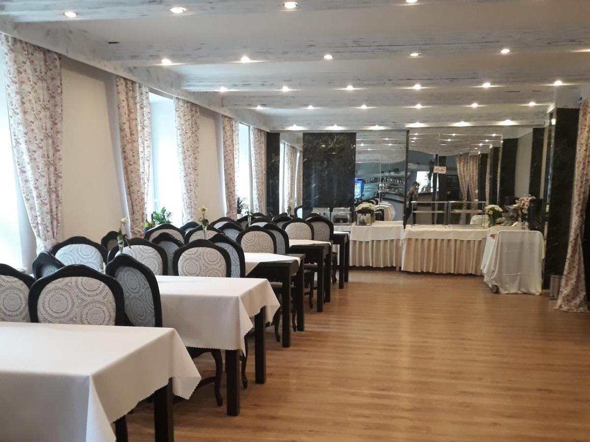 Hotel Iskra Radom Exteriér fotografie