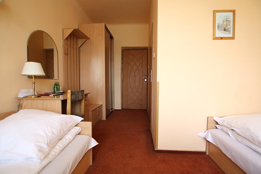 Hotel Iskra Radom Pokoj fotografie