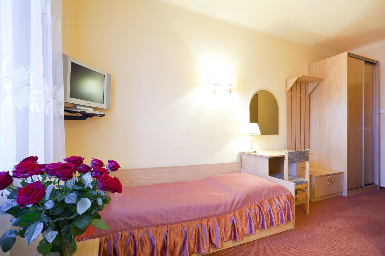 Hotel Iskra Radom Pokoj fotografie